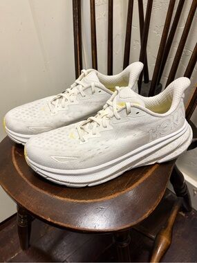 Hoka One One Clifton 9 Shoes Womens Size 10.5B White Sneakers